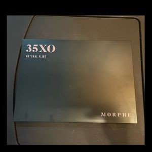 35XO morphe eyeshadow palette